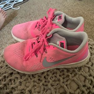 Nike pink little girl shoes